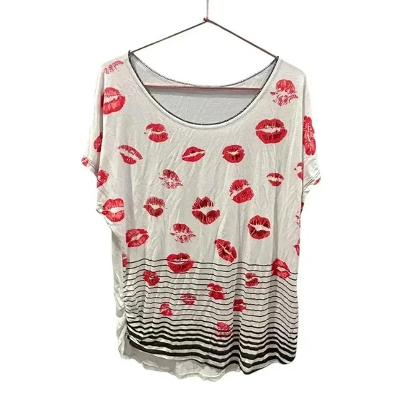 Tops - White shirt with red lips and black stripes size L